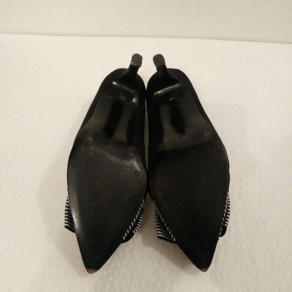 Shoes - Picture 4 of 6